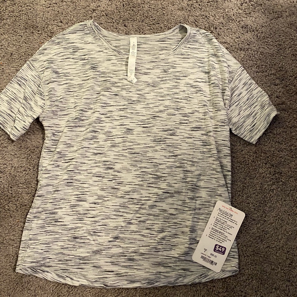 NWT lululemon tee